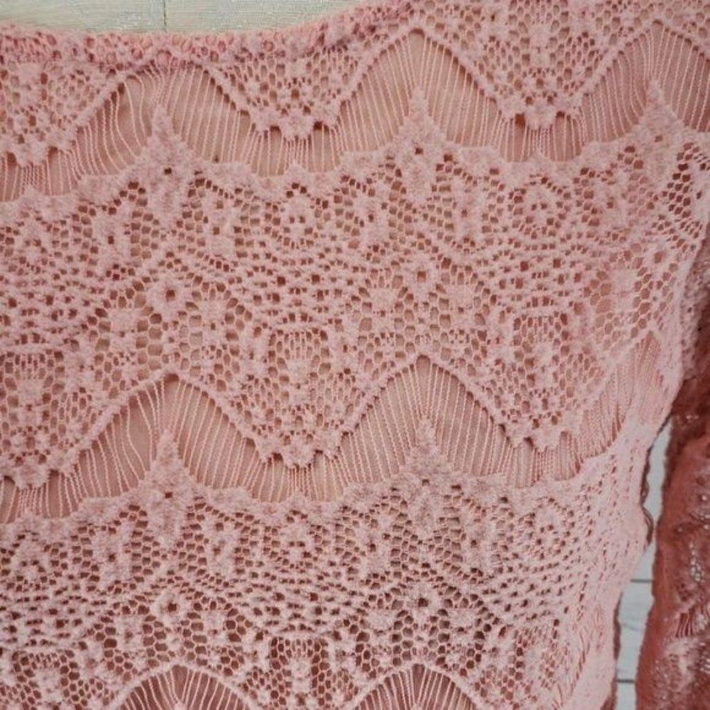 August silk small pink lace back zipper 3/4 sleeve scoop neck blouse - Picture 3 of 8